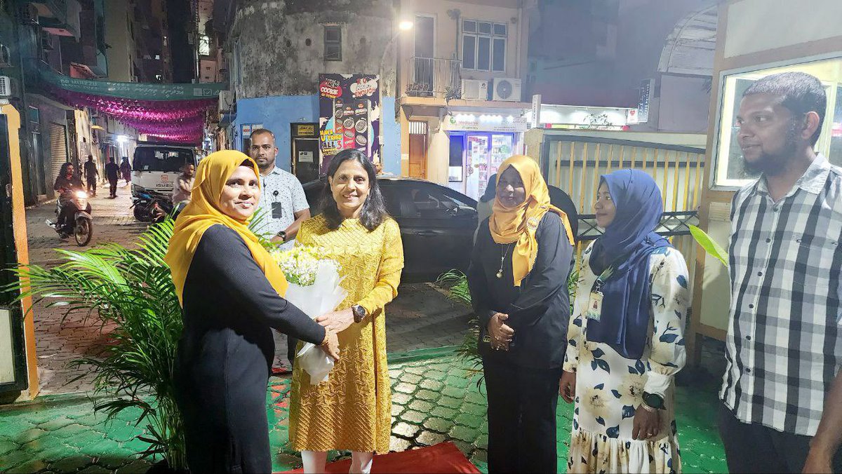 presidencymv's tweet photo. This evening, First Lady Fazna Ahmed attended "Thaaju Sufura 2023," an annual fundraising dinner event organised by the Parents Teachers Association of @thaajuddeen_mv. https://t.co/UJYBY4H7ww