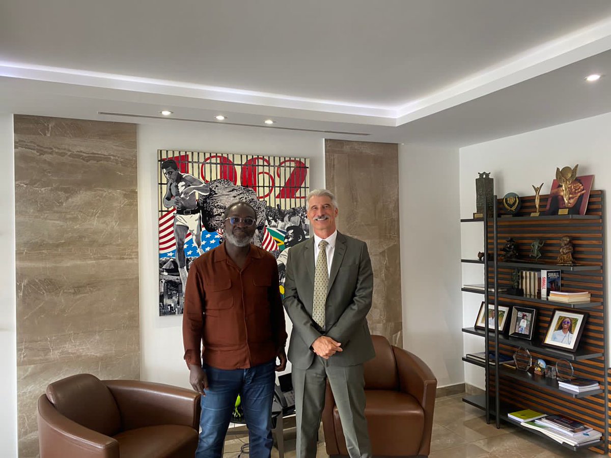 cccaci's tweet photo. Avec Michel Lacourcière, Conseiller &amp; Délégué Commercial Principal de l'@AmbCanCI. 
Sa visite témoigne de la continuité des actions fructueuses déjà entreprises. Nous anticipons la poursuite de notre partenariat &amp; la promotion des relations commerciales entre 🇨🇦 &amp; 🇨🇮.
#CCCACI https://t.co/iU4RRz7aP4