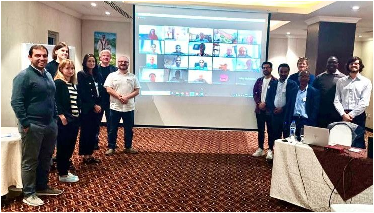 endaenergylinks's tweet photo. Launch of the RE-Integrate Initiative: Bringing continents together through climate-smart energy strategies. 
Read this blog for more details👉 https://t.co/zYxzHlOv8I
Supported by @cinea_eu 
#ReIntegrate #ClimateChange #Launch https://t.co/xCTk1K9Qe1