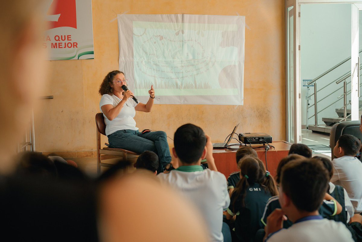 CORMACARENA's tweet photo. ¡Vivimos la quinta ecoferia de Sembradores de Vida! 🌱
Los Proyectos Ambientales Escolares junto a los Procesos Ciudadanos de Educación Ambiental, fueron protagonistas en este encuentro que visibilizó iniciativas amigables con la naturaleza.
#somosvida #somosmeta #cormacarena https://t.co/rnFyUC6t5P