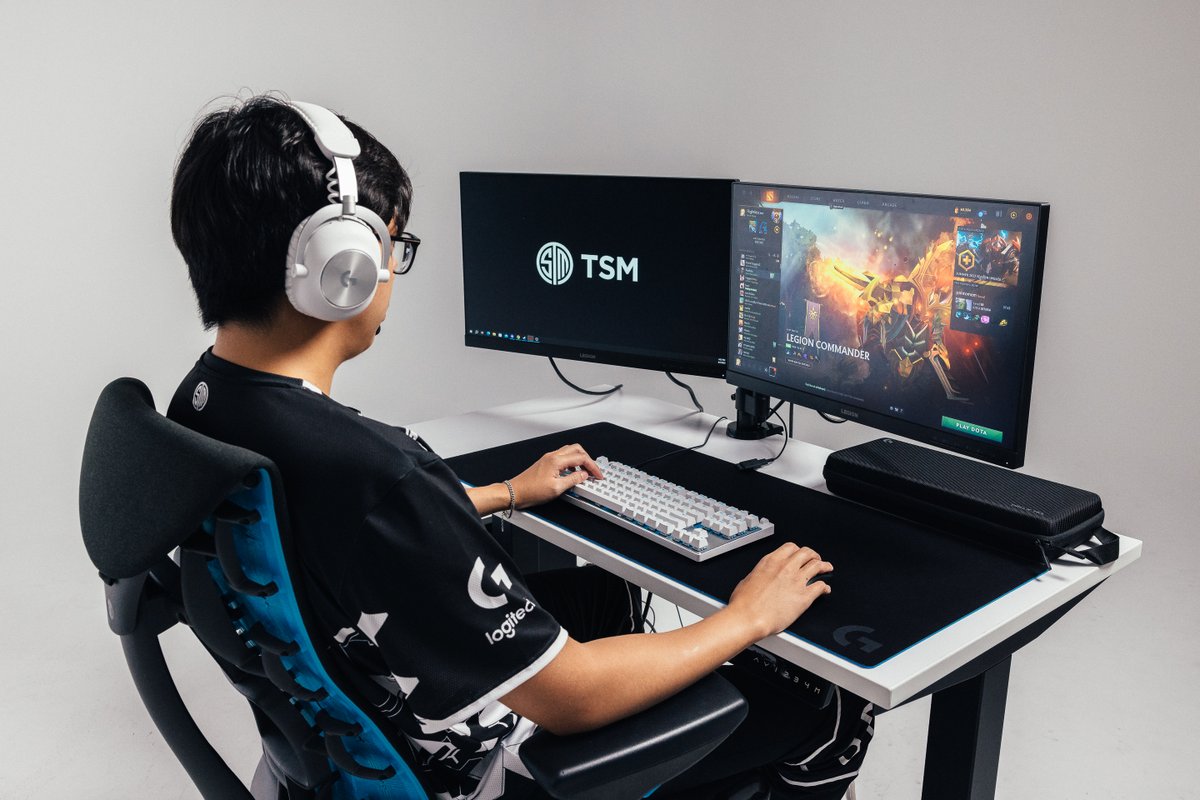 TSM's tweet image. Designed with the pros, engineered to win.

The all-new upleveled @LogitechGesport PRO Series is the gear of choice for #TSM players.

🛒 Get your PRO Series gear → logitechg.com/en-us/products…