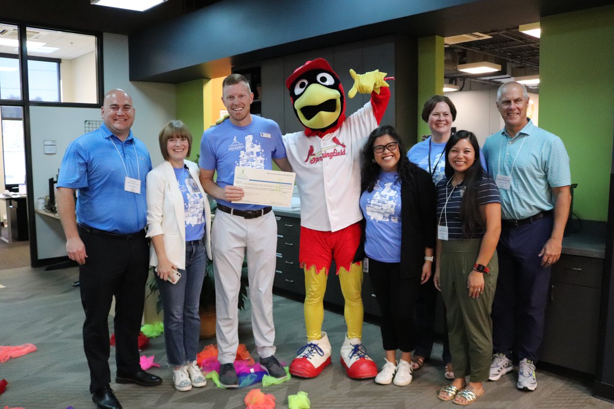 nat_murdock's tweet image. What an incredible grant delivery day at the @Foundation4SPS and @officialSPS.  Thanks to all of our friends who made it possible to award $179,000 today!  @SpfdCardinals #supportSPS #SPSUnited (photo cred to my friend @renluebbering)