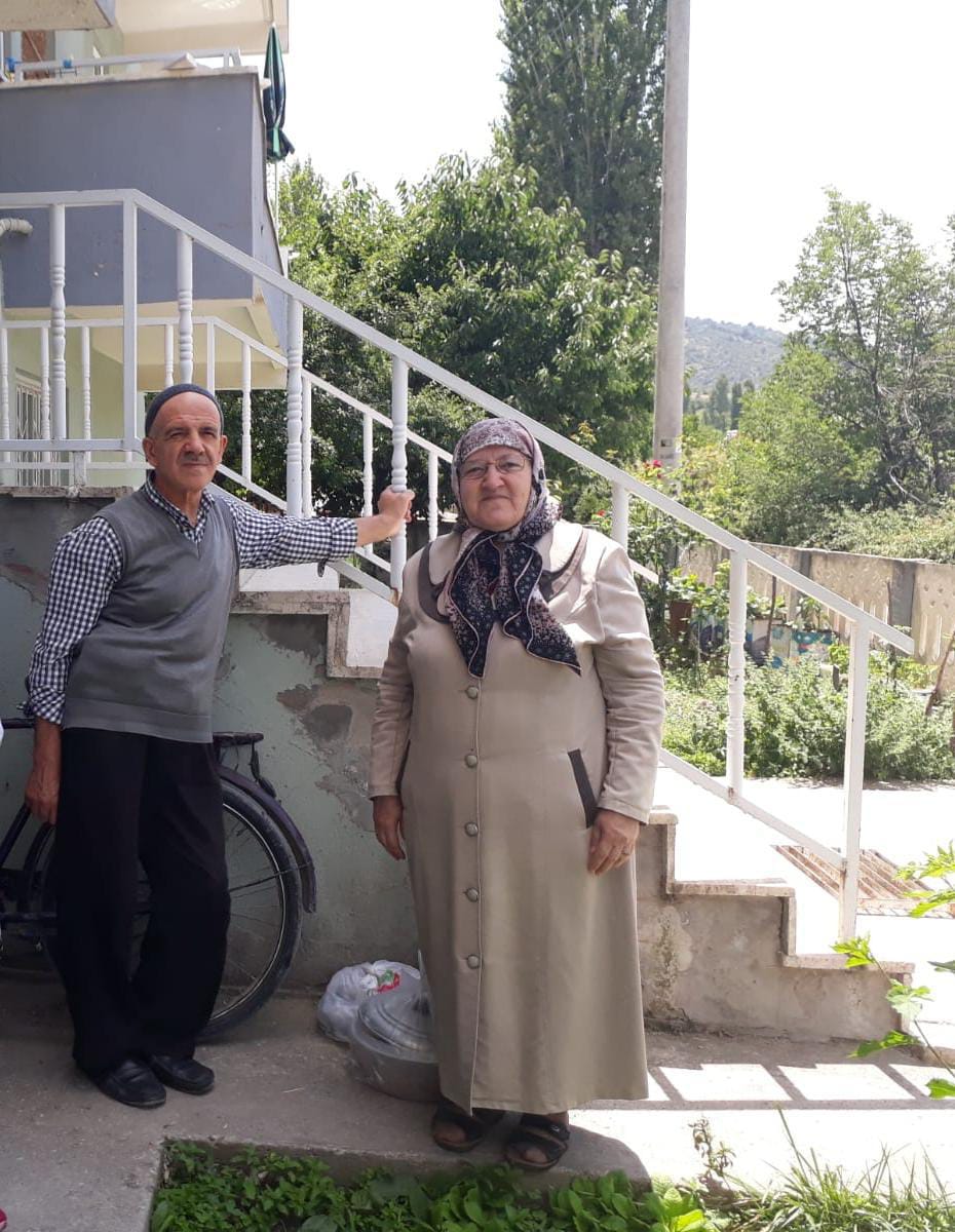 sevincozarslan's tweet photo. Isparta'da yıllarca bisiklet tamir ederek geçimini sağlayan Mustafa Kırmızcı amcayı neden hapse attılar biliyor musunuz?

Erkek öğrenci yurdunda adı geçiyormuş, ev aramasında da yasaklı hadis, tefsir kitapları çıkmış!

Allahım ne günlere kaldık!

MustafaKırmızcı AcilTahliye https://t.co/TkzVRc5a4p