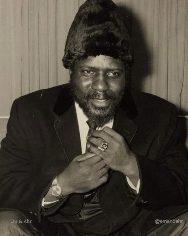 Thelonious Monk

#theloniousmonk #jazz #jazzmusic #jazzmusician #jazzismyreligion #jazzisart #jazzphotography #jazzphoto
✁-------------------
🌟Check out Em & Ahr for more 🖼
🌟@emandahr
🌟@emandahr