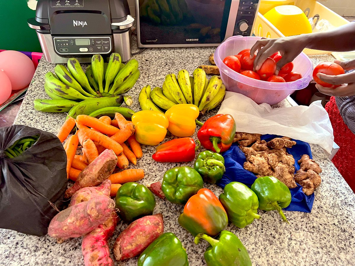 Naomba tu 200 reposts kindly 🙏.

 Enjoy the Wanduma  greatness @ only  999/-
Includes:
•2kg of tomatoes
•1kg of onions
•2kg of potatoes
•A bunch of ripe bananas
•1 cabbage
•1kg of Ngwaci
•A bunch of Dhania 
•1/2 kg of Hoho 
•3 pieces of garlic

Call us on 📞0792078874.