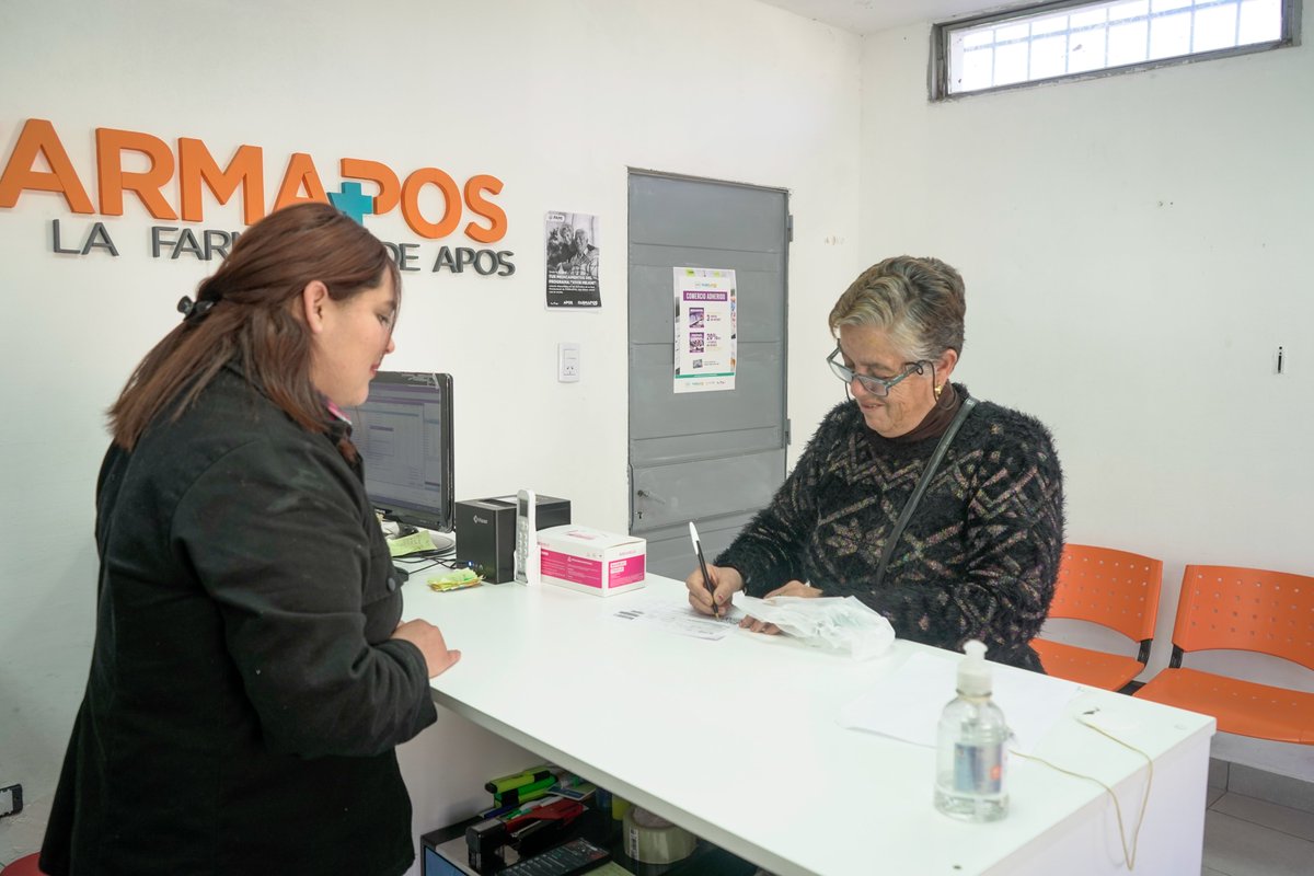 APOSLR's tweet photo. Vivir Mejor es Posible!
En Anillaco, Beatriz fue la primera jubilada en retirar su medicación gratuita de PAMI, sin tener que trasladarse a la Capital para conseguirla, gracias al convenio firmado entre @PAMI_org_ar y #FARMAPOS
(HILO) https://t.co/OS8qvd2YVV