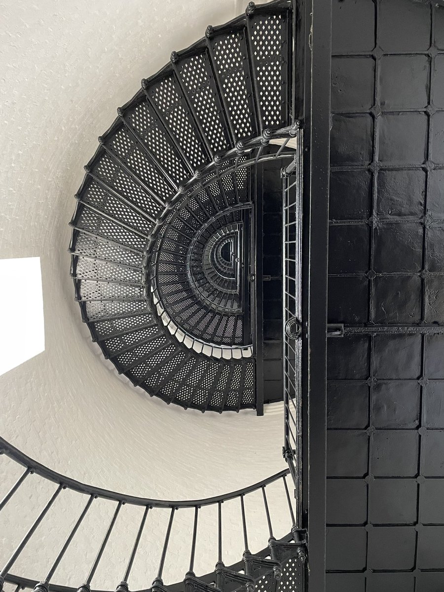 liz_veeuh's tweet photo. Today’s #OBX adventures: Bodie Island Lighthouse! (1/4)
10 stories, 219 steps up
#bodieislandlighthouse #bodieisland #lighthouse #lighthousesofinstagram #midatlanticlighthouse #outerbankslighthouse #outerbanks #outerbanksnc #northcarolina #nagshead #nagsheadnc #roanokesound https://t.co/dbZbZexDZN