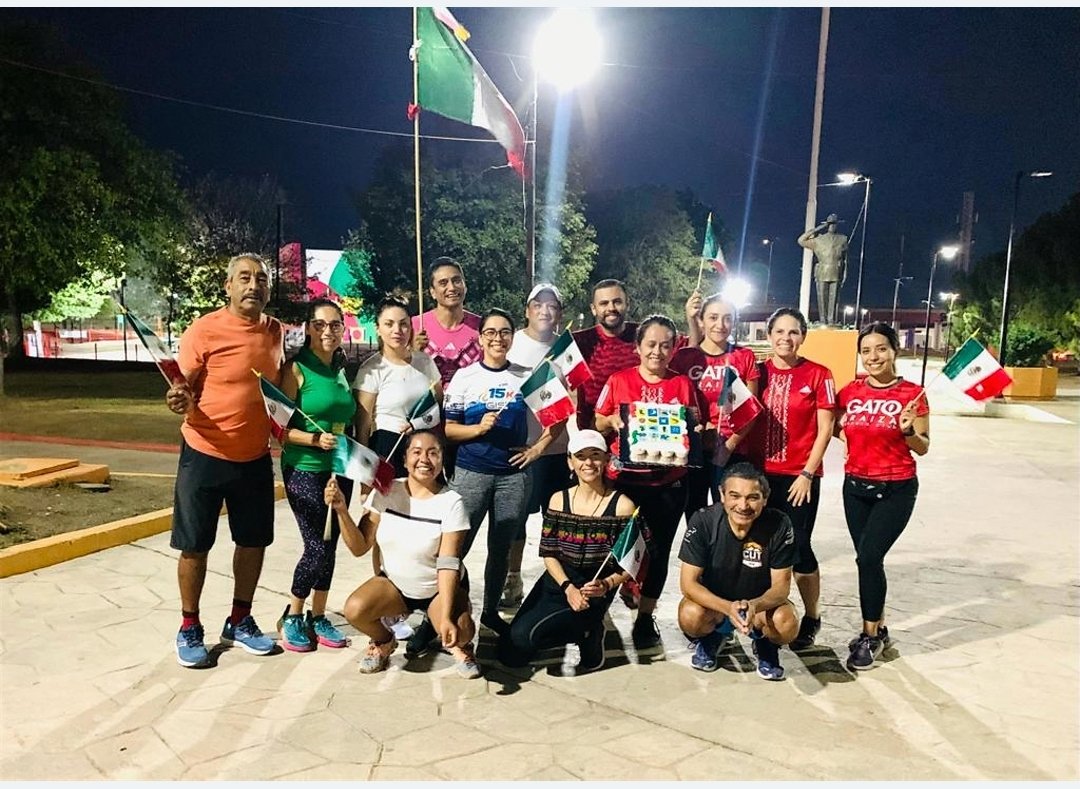 Abde_Soto's tweet photo. ¡Vivan los héroes que #corren por #México!
¡Vivan las porras tricolor! 🇲🇽
¡Viva México! 🇲🇽 ¡Viva México y sus #corredores! 🔔
🌟🏃♀️🌟 #soycorredora #5amclub
@ManicomioRunner @EntreRunners @MeEncantaCorrer @CanalRunning @CorroAMiPaso @TlatelolcoRun @SumandoKMx https://t.co/TaJV806RM1