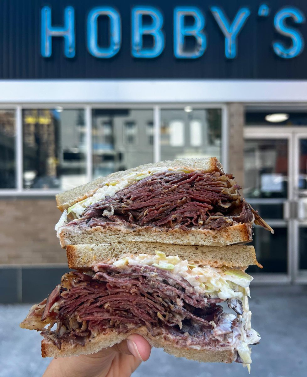 Celebrate the end of the work week with a freshly sliced pastrami sandwich from the legendary Hobby’s deli. Find @hobbysdeli on the NWKD app to start your order. 📸: @hobbysdeli