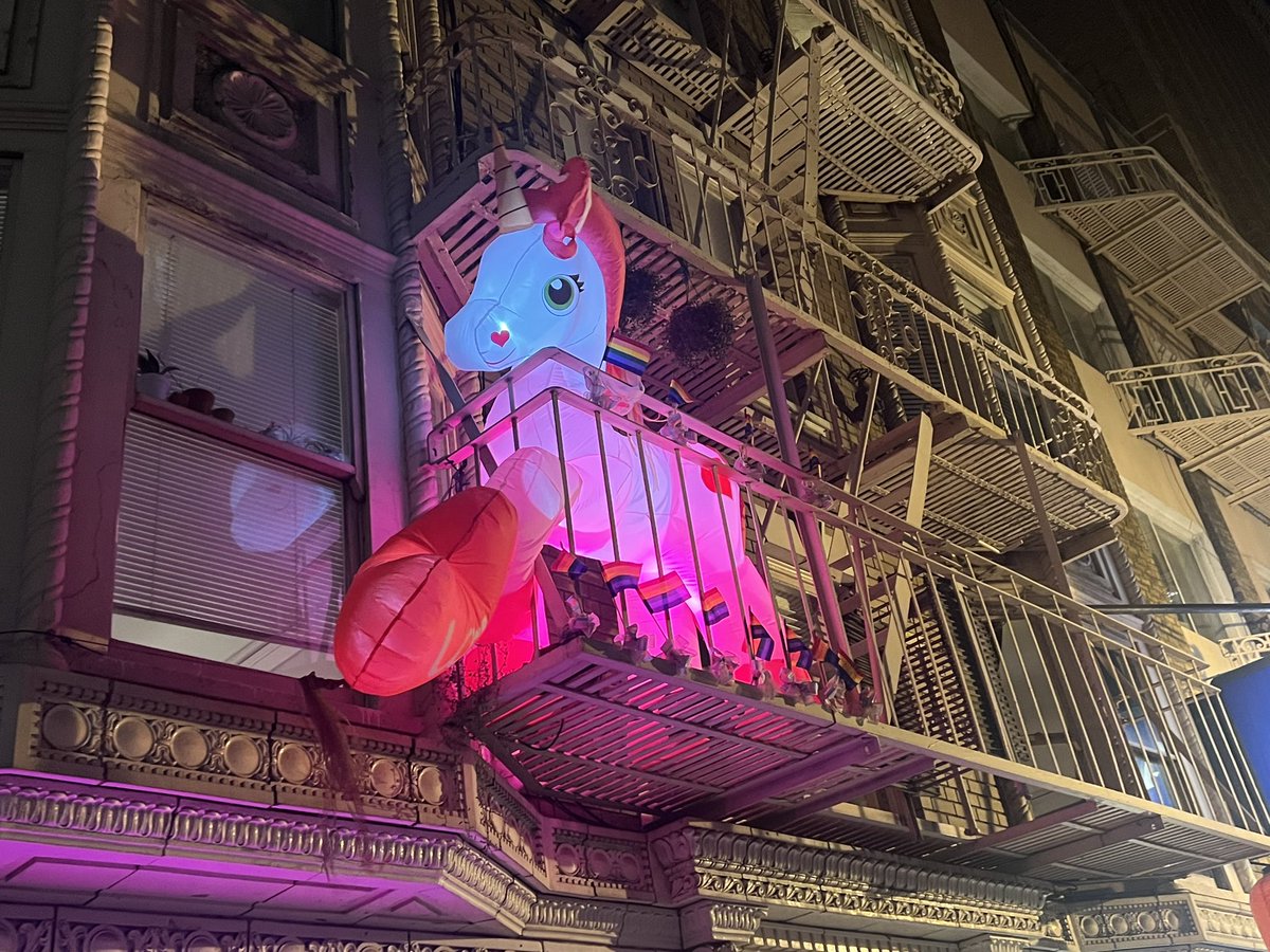 Blogging again - about a wander through San Francisco the night before Dreamforce. Features self-driving cars, failed hot takes, various kinds of "unicorn", and a particularly dorky version of the cover of "Abbey Road"

andrewburke.me/blogposts/san_…