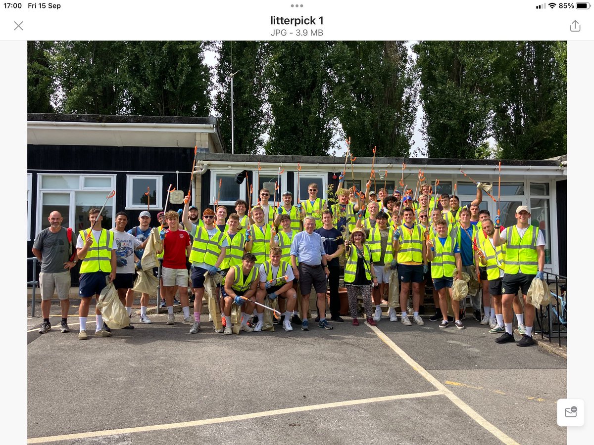 JunePlayer1's tweet image. LITTER PICK community action event with 40+ University of Bath rugby players - brilliant turn out &amp;amp; 48 bags of litter collected. I joined the Moorland Rd team. Pride in our communities &amp;amp; contributing to improving our environment is so important. Thanks to all @UniofBath