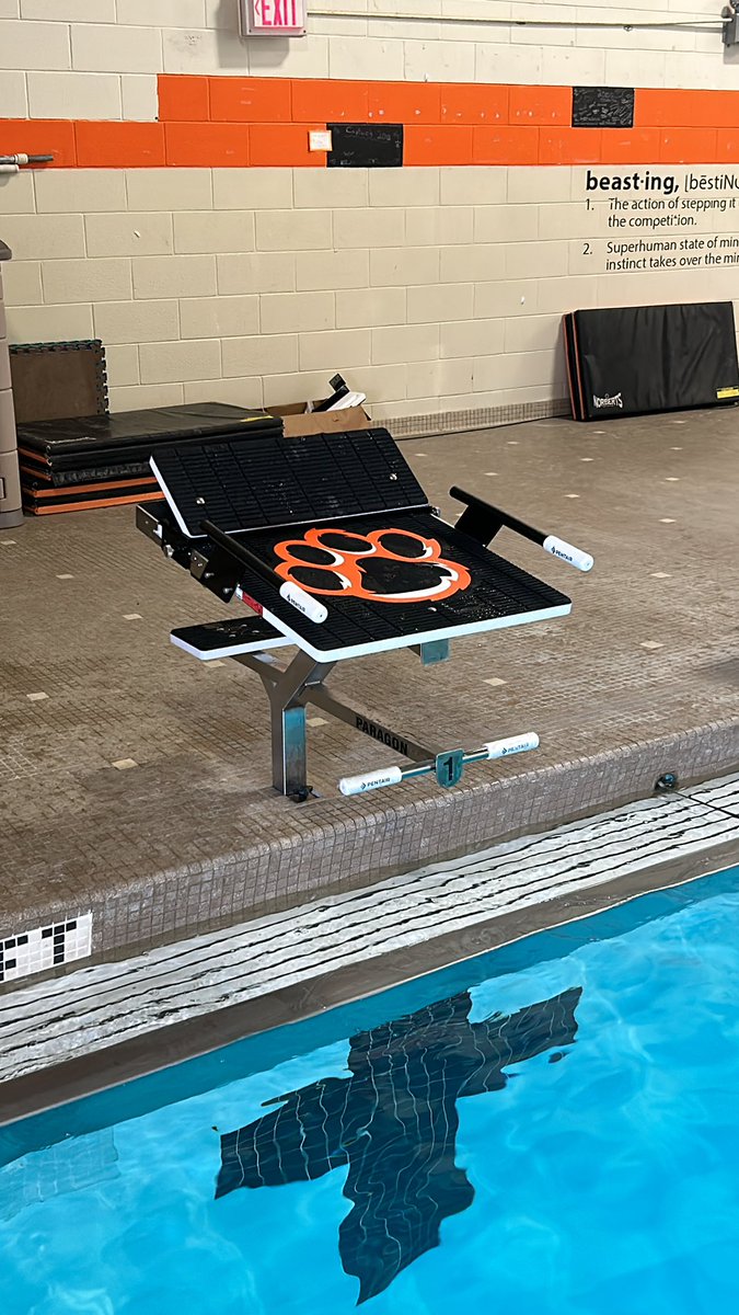 RHS_GSwive's tweet photo. Our pool just got a whole lot coooooler ๐ #newblocks #DefendandConquer https://t.co/JeiUzGwHl5