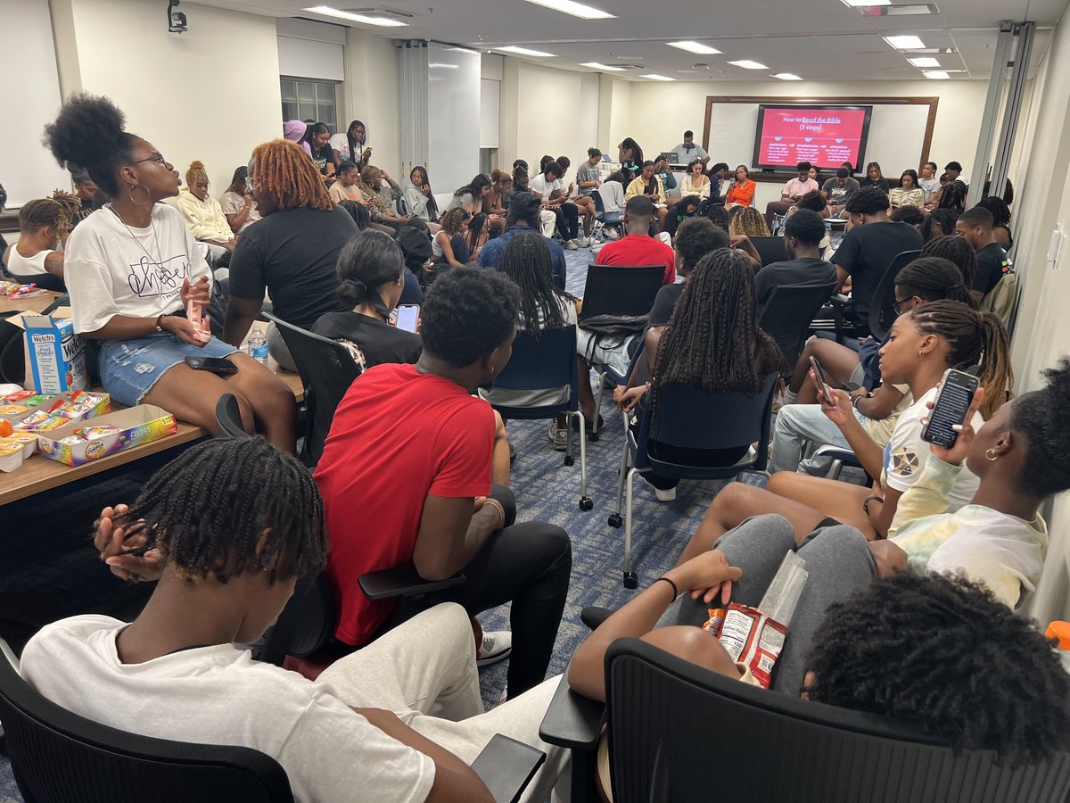 My friend Chris Reed had 94 students show up at his RUF Bible study on the campus of Howard University this week - God is at work!

He needs additional support so how about dropping him a few $$ givetoruf.org/donate?fid=hUi…