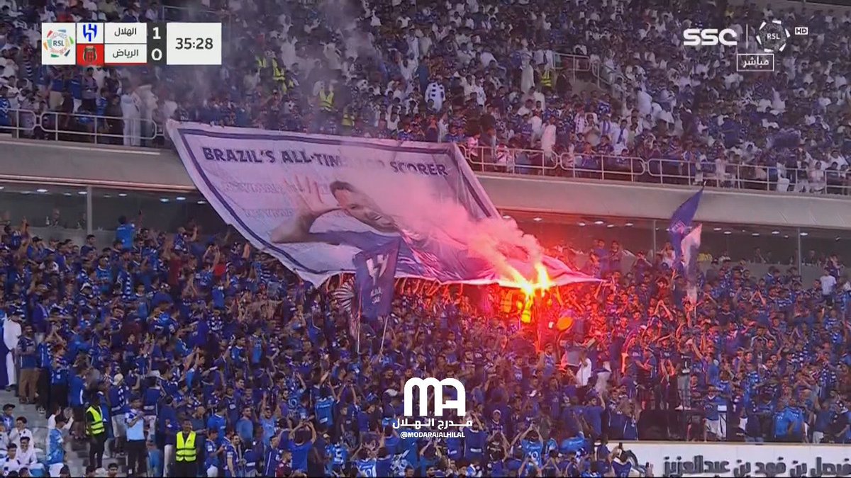 youcefsdki95's tweet photo. صورة #نيمار من المدرجات الهلالية 🔥🔥🔥

#الهلال_الرياض https://t.co/OIlfiVd9oz