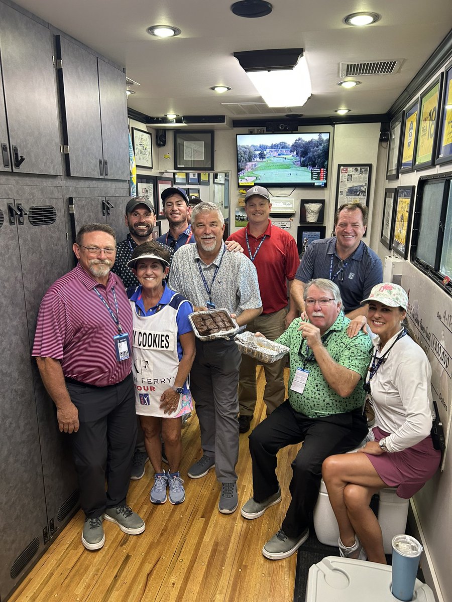 Thanks Shari for the “cookie love” you provided us all year!!  A lot of treadmill work during the off-season for the team!! Nice job with <a href="/MikeJohnsonAU/">Michael Johnson</a> too!!  Round 2 leader <a href="/simmonsbankopen/">Simmons Bank Open for the Snedeker Foundation</a> <a href="/KornFerryTour/">Korn Ferry Tour</a> #mommycookies #family