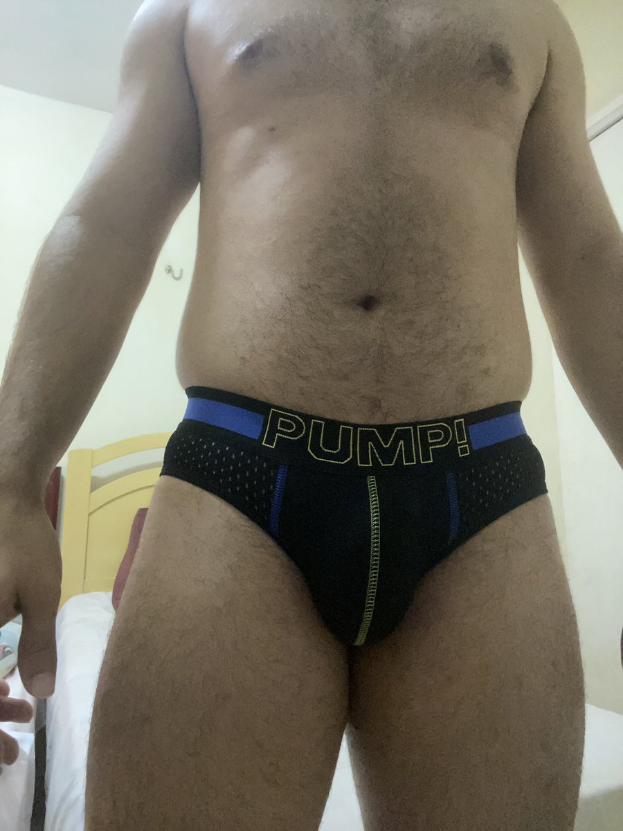 Comprei essa cueca e nunca me senti tão gostoso nela. Que sorte meu namorado tem de me ver pessoalmente nela 😈😈