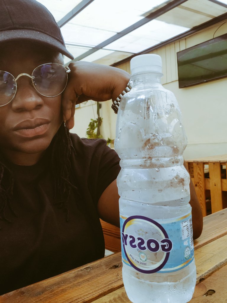iam_moyosawyer's tweet photo. Quote this post with a picture of you looking happy with a smiling face 😃 https://t.co/ody3PS8O1o