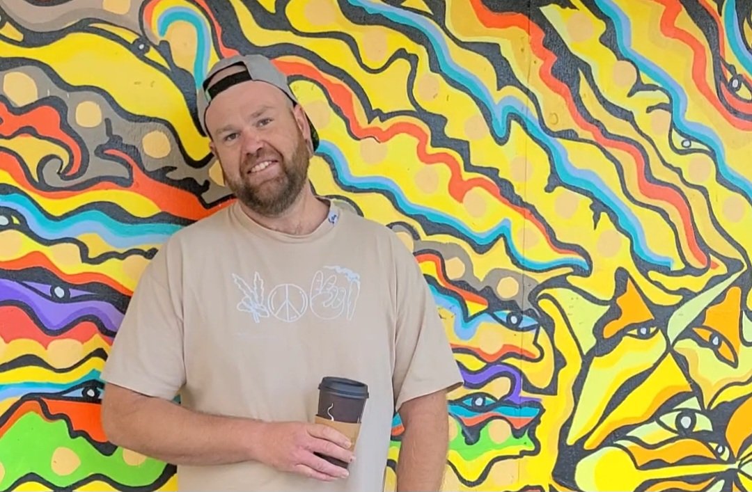 Kes_Morris's tweet photo. #streetart can be very #unique, especially when in downtown #Reno.

“I knew that I wanted to put as much color as possible to really brighten up the darkness of this alleyway,” Iain Harrison said. 

Rest of the story at:https://t.co/jUv3jpKl2X https://t.co/KalhLUSMYc