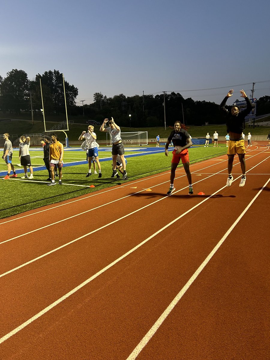 CSCWildcatsMBB's tweet photo. Ended conditioning partnering up with @CSCWomensBBall for an “Olympics Competition Day”. The guys and ladies battled it out this morning and had fun while doing it!! Needless to say…it was a good morning! https://t.co/IOFQzGwXSt