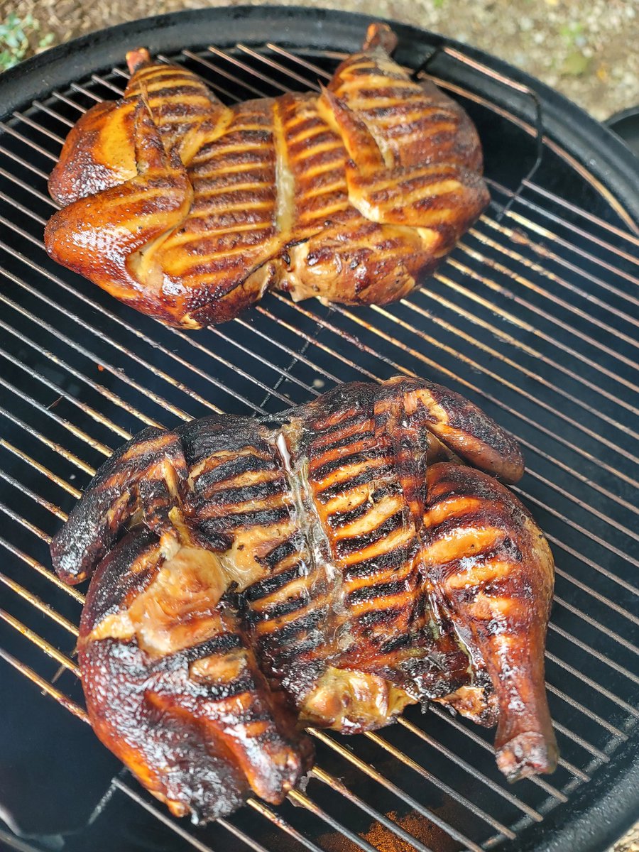 This smoked chicken will NOT be good! Going to pull and have at a football tailgate. 🤤🤤🤤

#smokedmeat
#BackyardBBQ
#SmokedChicken