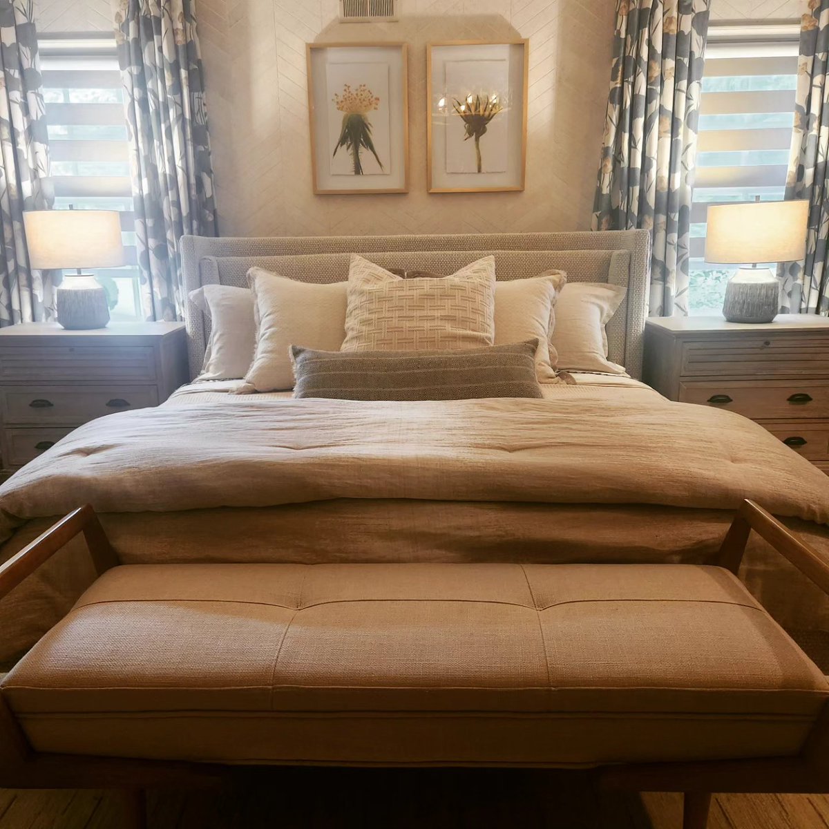 KitchBathDesign's tweet image. Master bedroom of your dreams. Casual yet elegant space.
.
.
.
. 
#alyssamartin #interiordesigner #virginiainteriordesigner #princewillamcounty #northernvirginia #nova #mccleanva #nokesvilleva #interiordesign #virginiainteriordesign #designbuild #interiordesignvirginia #custombui