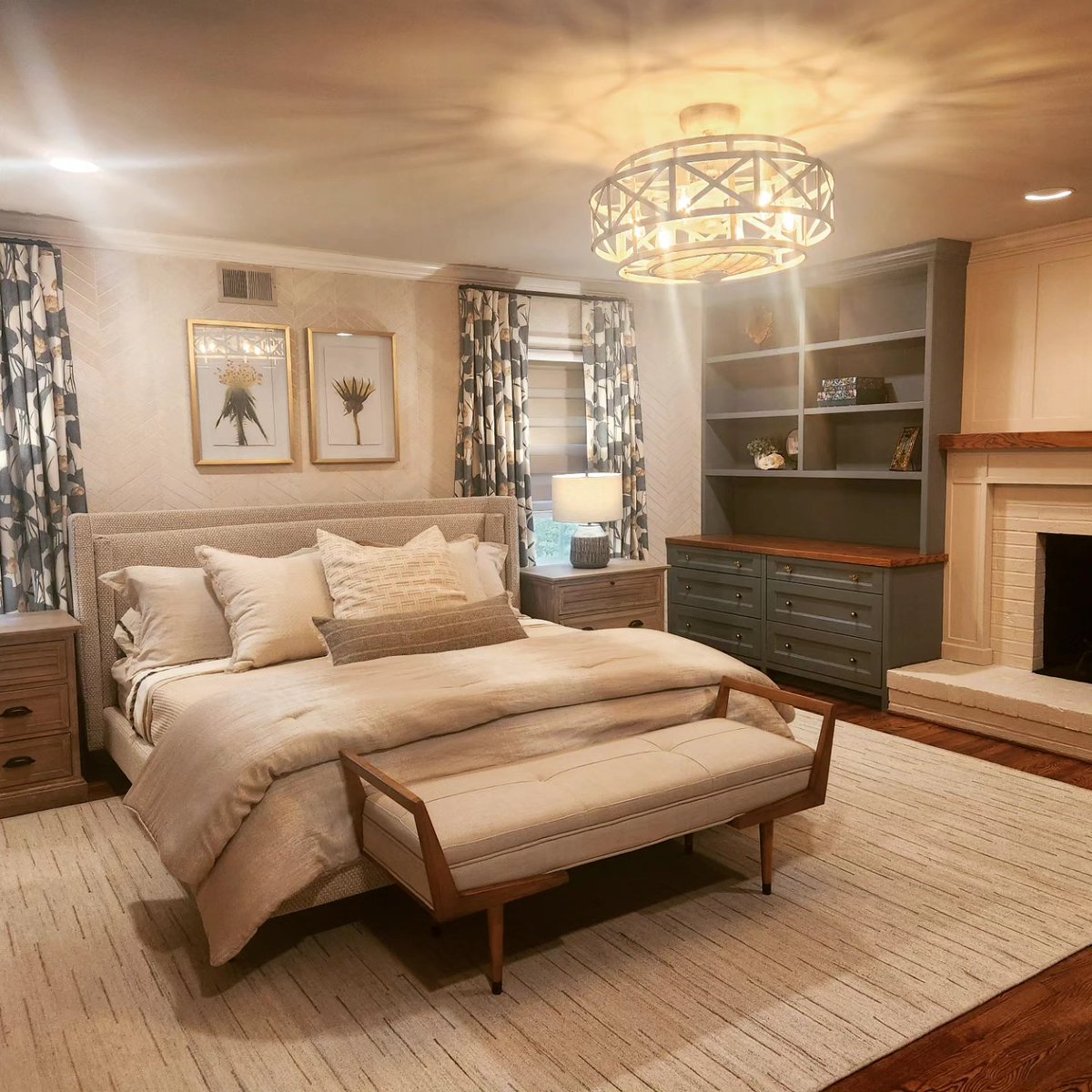 KitchBathDesign's tweet image. Master bedroom of your dreams. Casual yet elegant space.
.
.
.
. 
#alyssamartin #interiordesigner #virginiainteriordesigner #princewillamcounty #northernvirginia #nova #mccleanva #nokesvilleva #interiordesign #virginiainteriordesign #designbuild #interiordesignvirginia #custombui