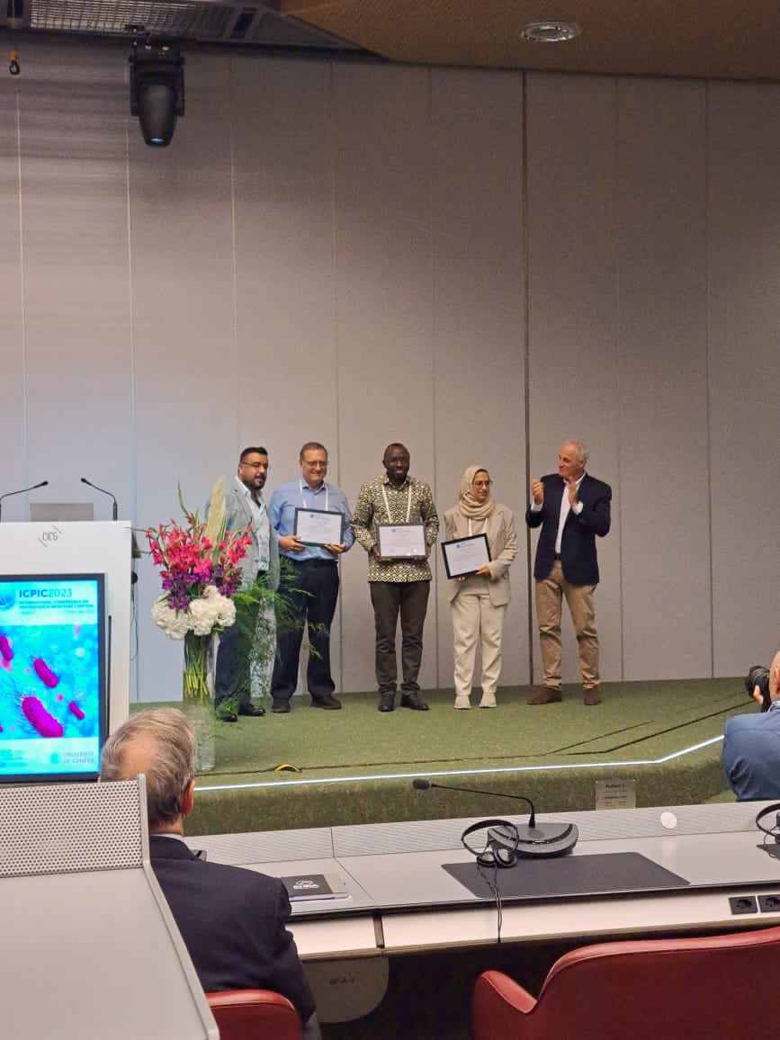 MinofHealthUG's tweet image. #Uganda was recognized as the third best globally at the @ICPIC_meeting on "Community Perspectives regarding preparedness, response and Prevention of Ebola Virus Disease amidst the Covid-19 pandemic.” This study was submitted by Busitema University, Seed Global Health, ECSU et al