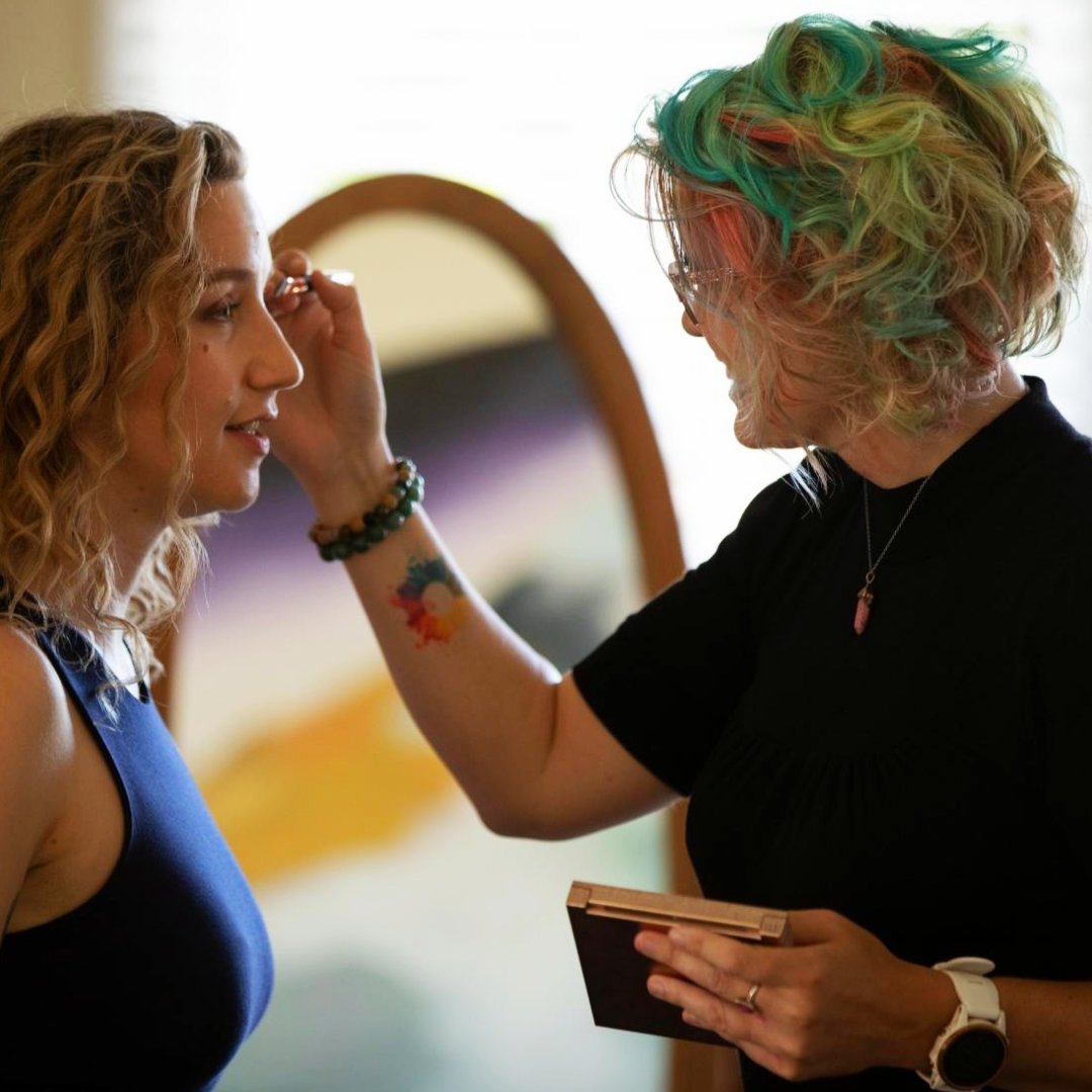Everyone meet Wendy!

Wendy is a passionate artist who graduated from makeup school in 2014 and we are so fortunate to get to work with her.

When she is not on set, you can find her in her studio, creating artwork and teaching art classes.

We appreciate you, Wendy! 💯👏🎨
