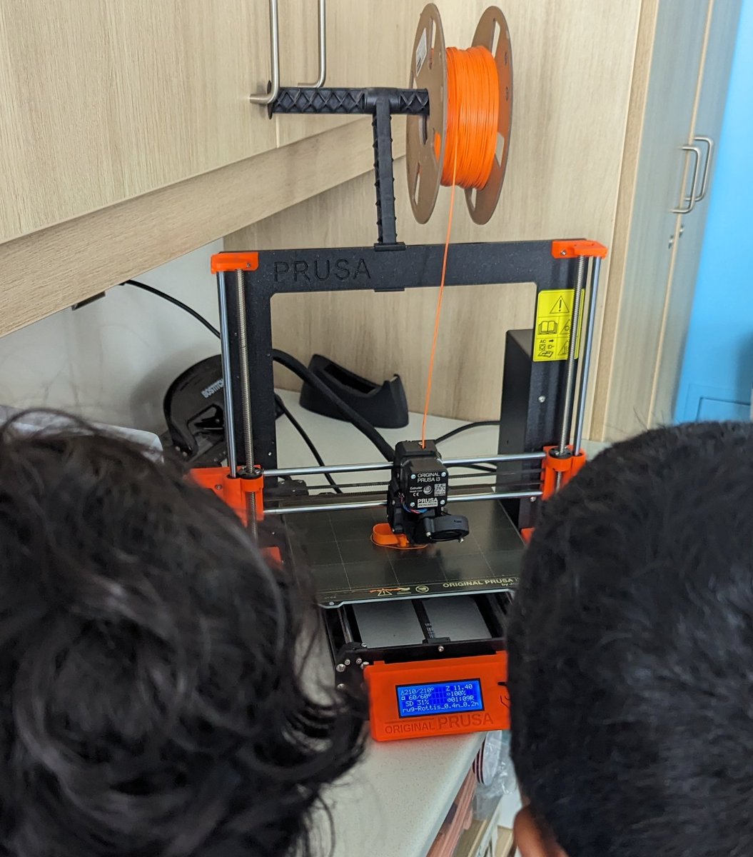 MrHennigar's tweet image. Mesmerized by the magic of 3D printing #MakerEdNS