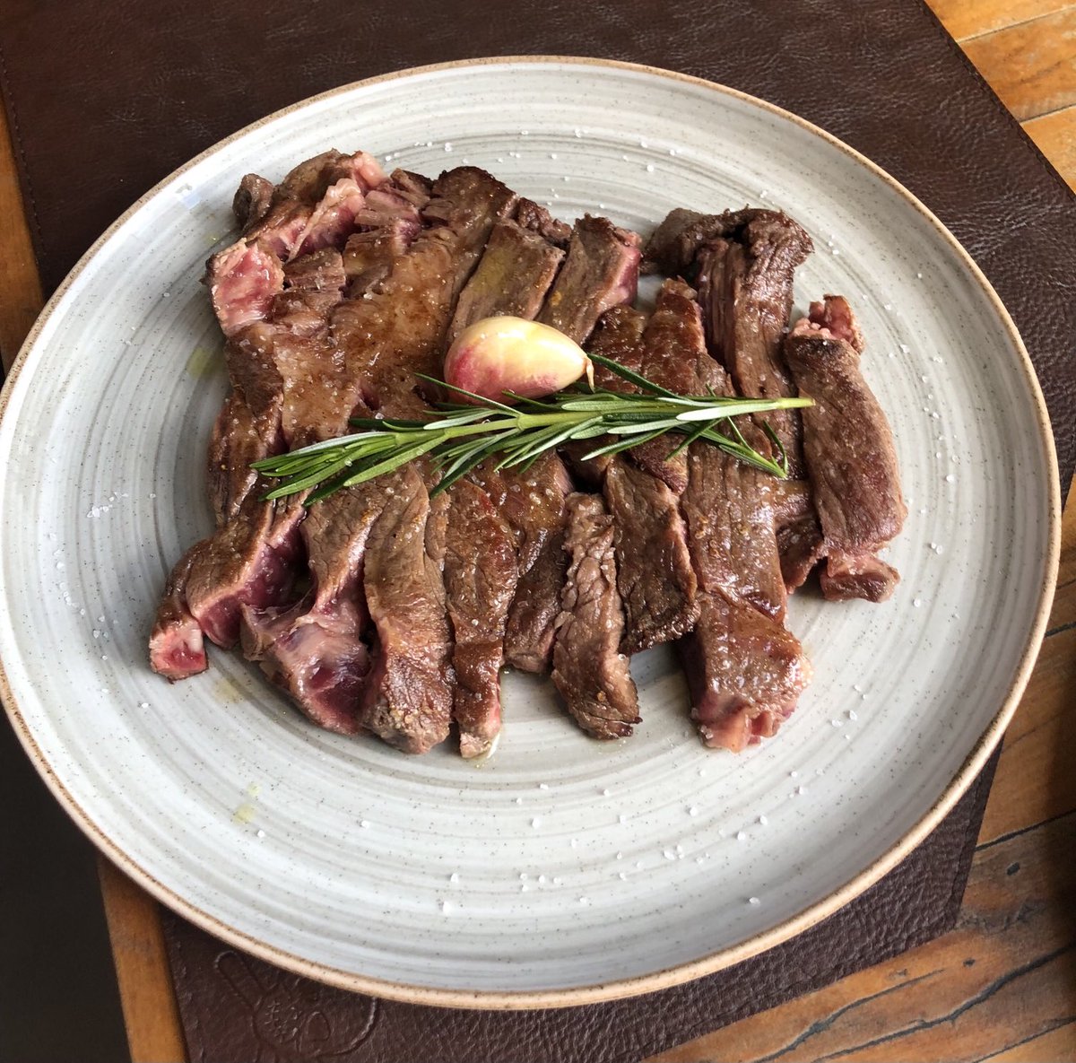 MarkvNieuwland's tweet photo. Enjoyed a delicious short rib today at Sal Gastronomia by master chef @fogaca_henrique. Amazing food, great ambiance, and now also more sustainable. 🇧🇷 #goplanet https://t.co/nEwSxEdOWt