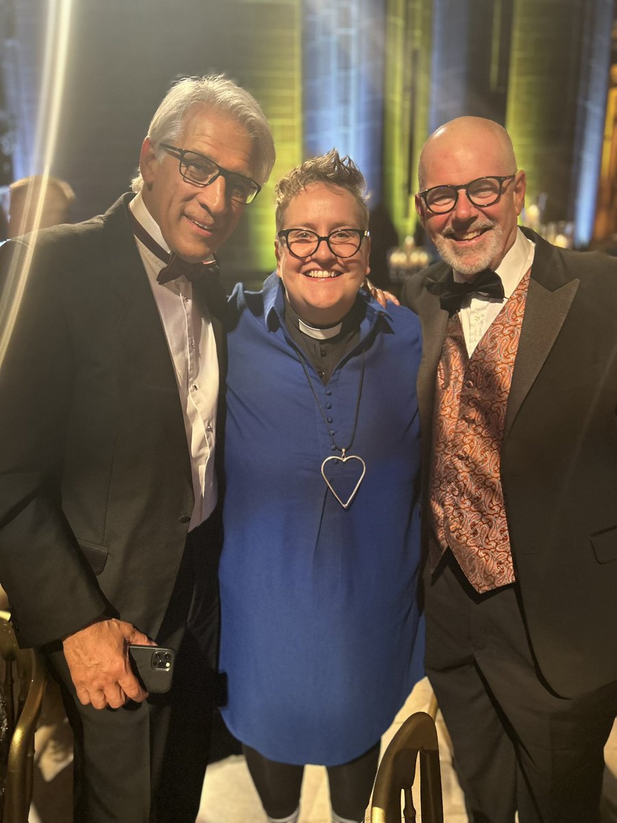 Exciting to welcome guests to @LivCathedral for the @ndawards sharing the welcome with the wonderful Clare Balding. And catching up with @SteveChalke #nda23