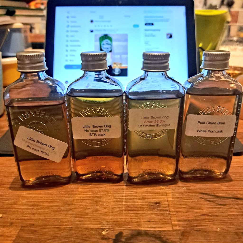 ReviewsWhisky's tweet photo. Friday drams with @LBDspirits. Got a feeling its going to be a good night. #whisky #fridaynightdrams https://t.co/BUWbYEGic6