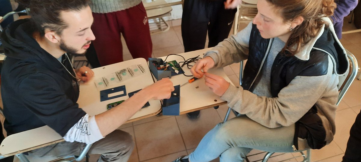 CeficTierra's tweet image. Laboratorio Campesino junto a la #FCEN @UNCUYO  construimos el pH Electrode E201-BNC. Seguimos construyendo conocimiento socialmente transformador. #Agroecologia #Arraigo #EducacionPublica #Alternancia