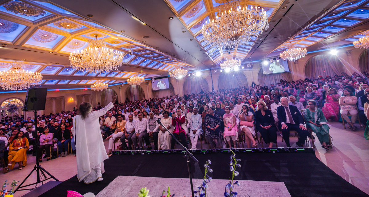 Gurudev's tweet photo. Being apologetic about your identity delivers a blow to your self-respect. At the same time, if you’re too proud of your identity, you’ll alienate others. An evening in Queens, NY https://t.co/yHcvxD4eoO