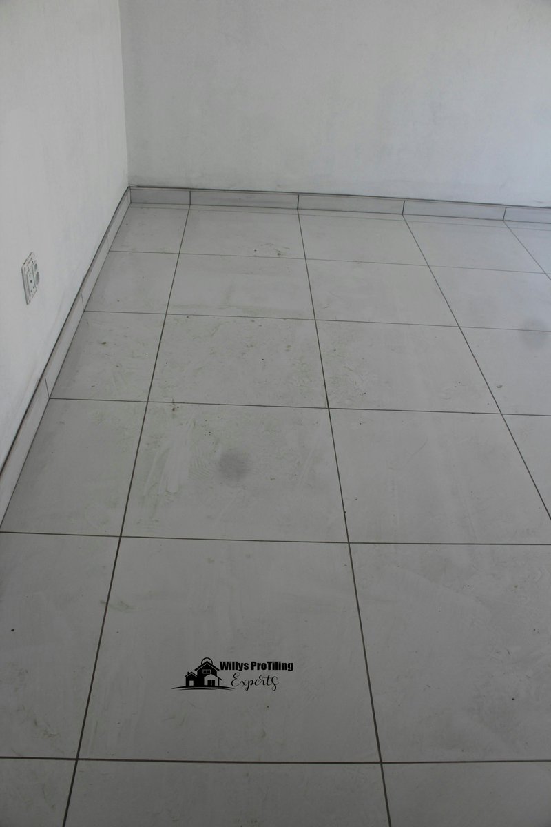 WillysProTiling's tweet photo. #SuperWhitePorcelain 600x600floor tiling👍👍👍 https://t.co/MVuGnV7MmN