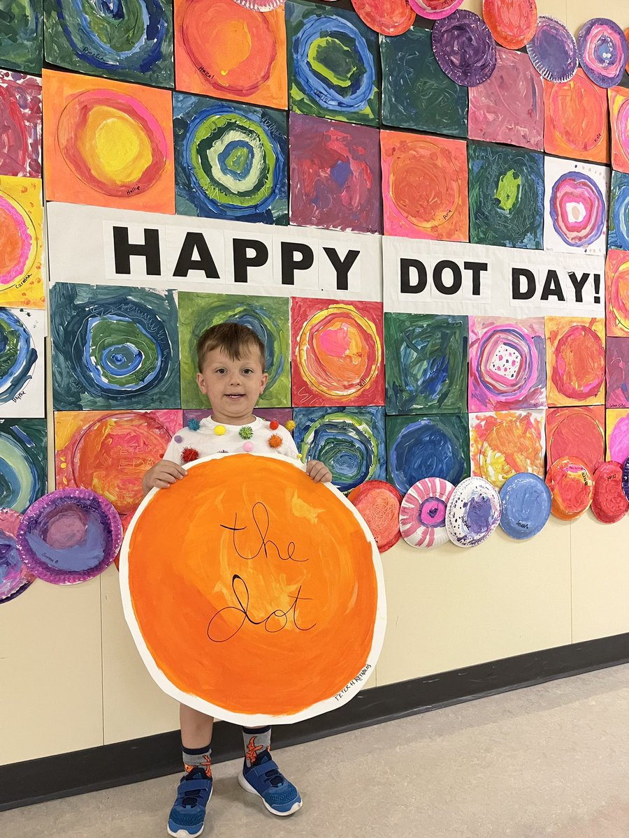 bviewfulldayK's tweet photo. Making our mark today and every day in K! ✨🌎 Dot Day 2023 @peterhreynolds @wcsdistrict @BluffsviewArt @BluffsviewElem #itsworthit #dotday https://t.co/rfXTRCSoKB