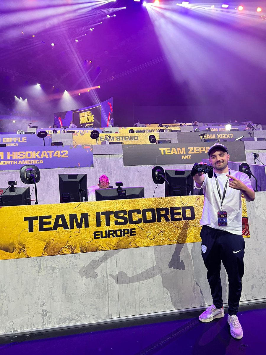 ItsCored's tweet photo. Encore un grand merci à @ScufFrance et @JulienBRK de m’avoir équipé.
Plus que prêt pour demain🙏🏼 https://t.co/7O2IW3W9m3