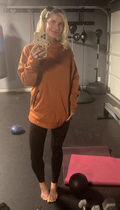 78 degrees outside? This is how you&rsquo;ll find me LoL https://t.co/zYVCd5jRiX