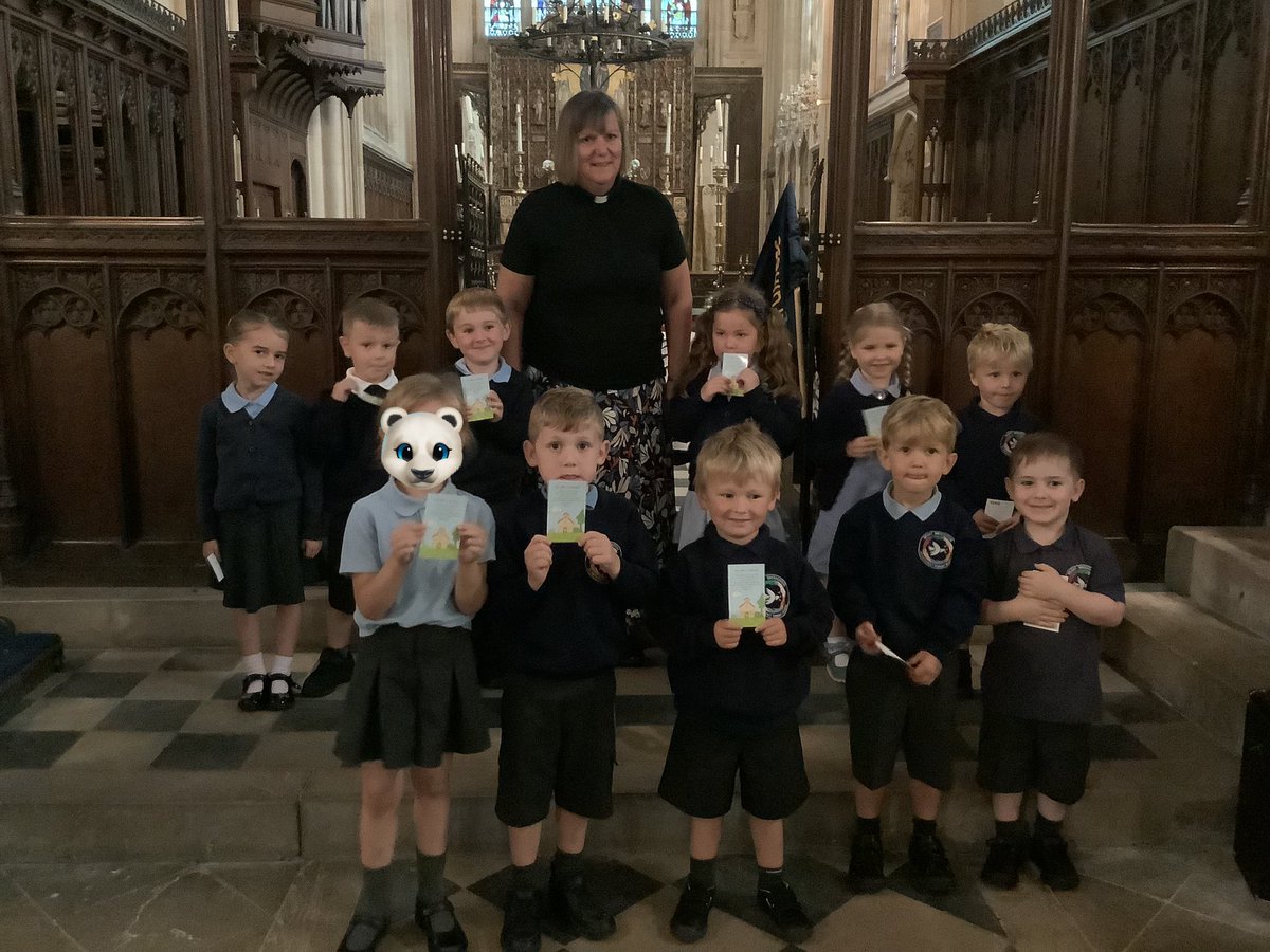 ClassPolarBears's tweet image. Thank you to all who attended our welcome service yesterday. The Polar Bears were invited to stay and look around our beautiful church. We couldn’t believe the wonders that we found!