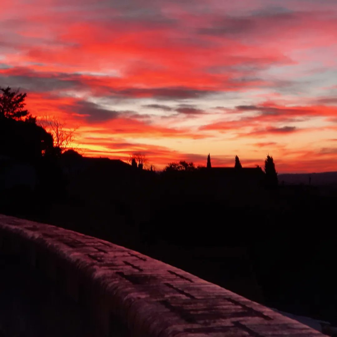 MagnoliaFrance's tweet image. I enjoy seeing your posts bon weekend
 If you ever pass our way, feel free to call in. #Azille #Aude