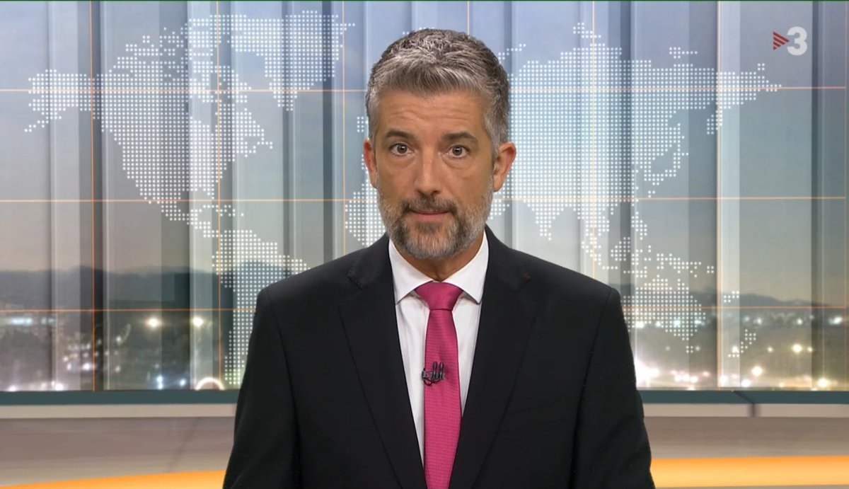 lele_giri's tweet photo. Avui Cruanyes ha escollit atrapar a la Barbie https://t.co/5ZBtEWeMtQ