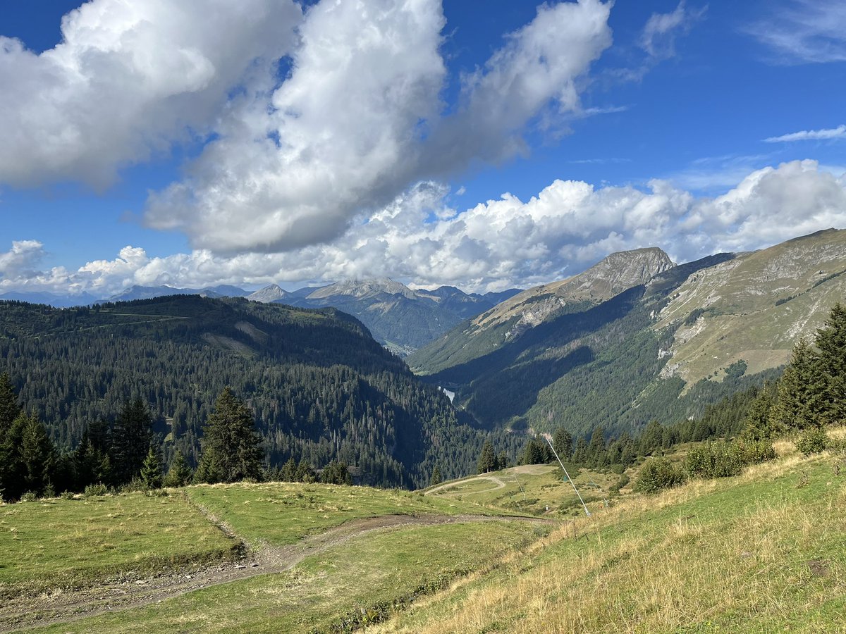 European Marathon Race Trip

Les Gets, Morzine-Avoriaz (Le Départment Haute Savoie) World Cup Marathon

Second track practice:

facebook.com/702721255/post…