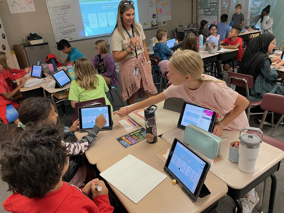 matthewjscott1's tweet photo. 5th grade Ss @MPS_BlackElk are working on place value and comparing decimals. Listening to other perspectives is important for successful collaboration and teamwork! @MPSElemEd #MPSmathmindset https://t.co/i3UL2c0RMx