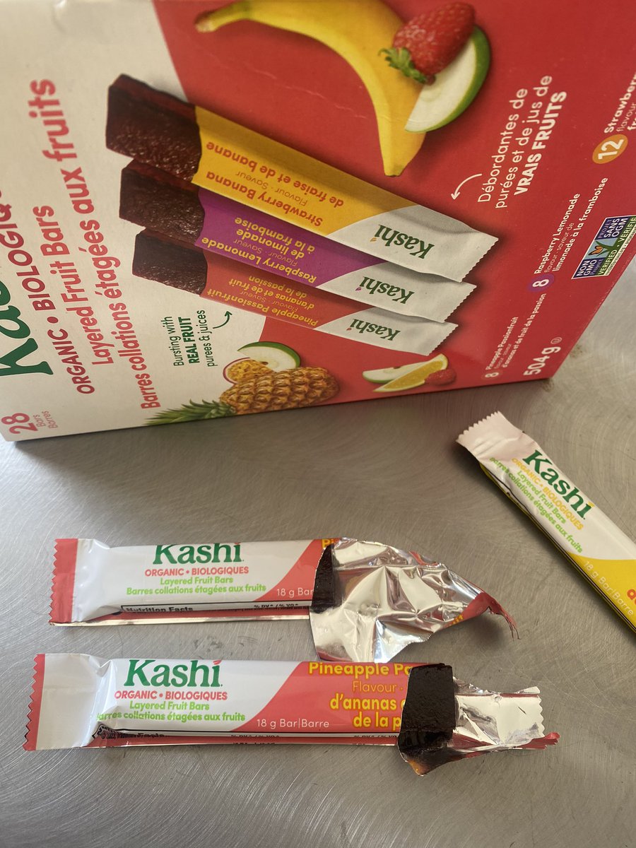 JDaDaSilva's tweet photo. @JareBearsAll @KashiFoods Spent $19 @costcocanada on this box of fruit bars! Not only is the price insane but @KashiFoods has thrown in bars 2/3 the size of the regular ones in hopes nobody will notice. Shameful! https://t.co/dWMiuIf4T9