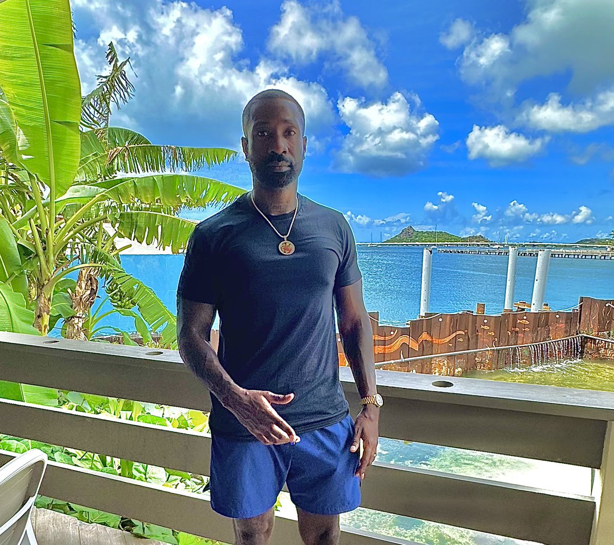 RansomPLS's tweet image. The Buck stops there, no talent
GOTTA BE HONEST BROTHER (GIANNIS BROTHER).. 
SPARE THE ROD, SPOIL THE CHILD OUT NOW!!