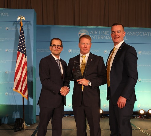 Congratulations to Capt. Jason Graves for receiving the 2022 ALPA Pilot Assistance Award. Capt. Graves was honored for his service to his fellow pilots through his work in Professional Standards.