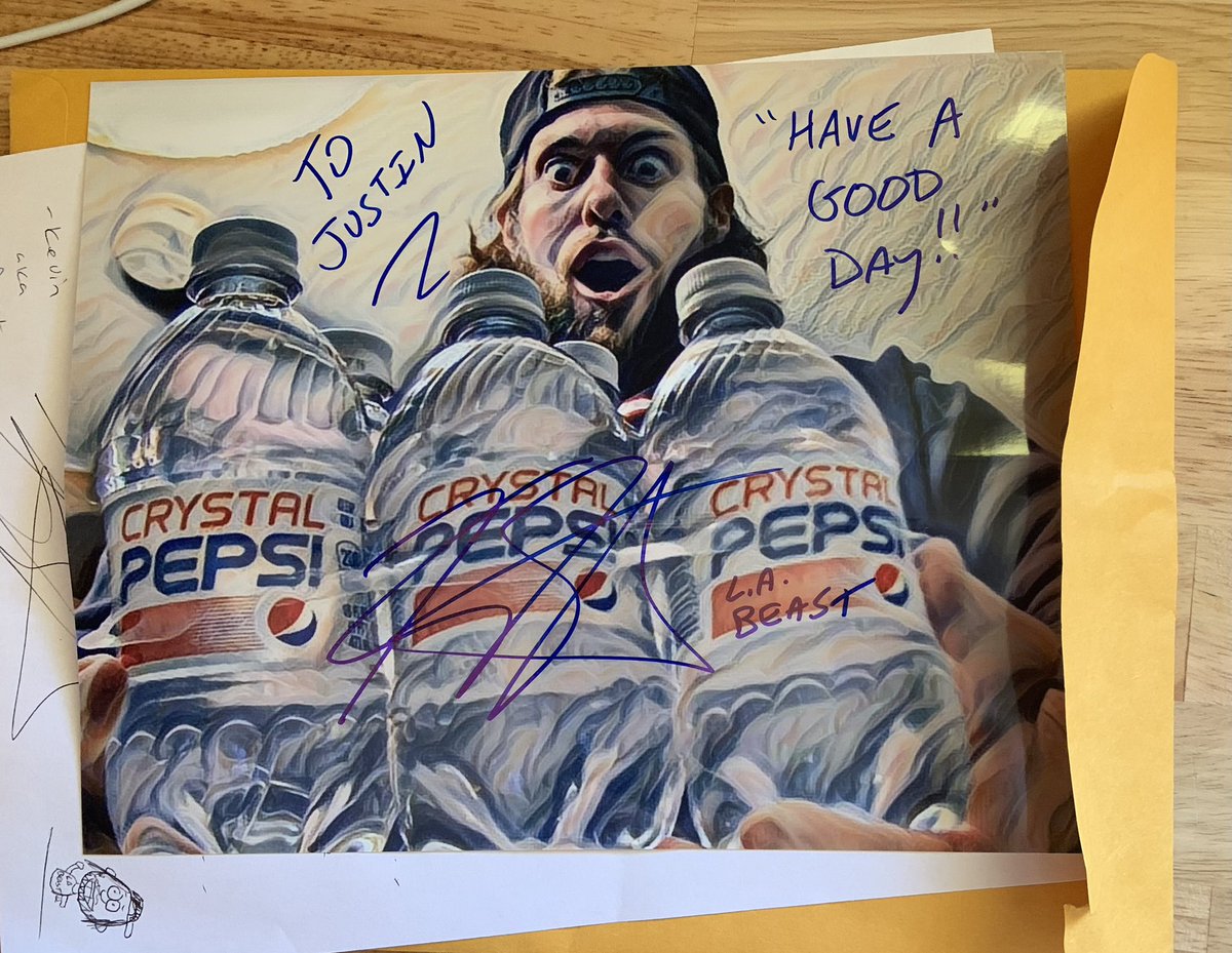justinmasonart's tweet photo. Such an AWESOME surprise from @KevLAbeast
Thanks so much, dude 🤘
#LAbeast #crystalpepsi https://t.co/4QZCmQ9IzZ