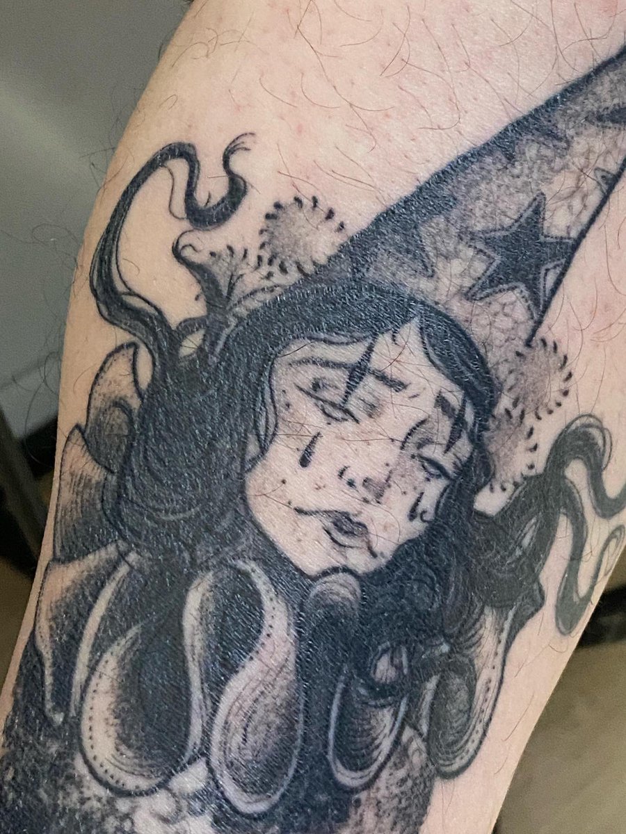 MotherxMedusa's tweet photo. Me and a tattoo I did 🤓 https://t.co/d1MSUks52y