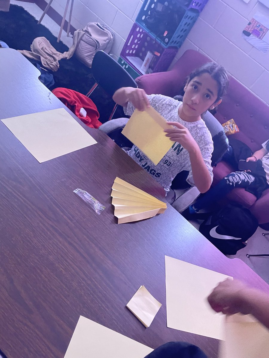 MsNavarro0's tweet image. So proud of our Jordan Jaguars for making a bad situation good! We couldn’t have survived this without their positive attitudes. #TeamJordan #7thELA #Jaguars #PositiveEnergy