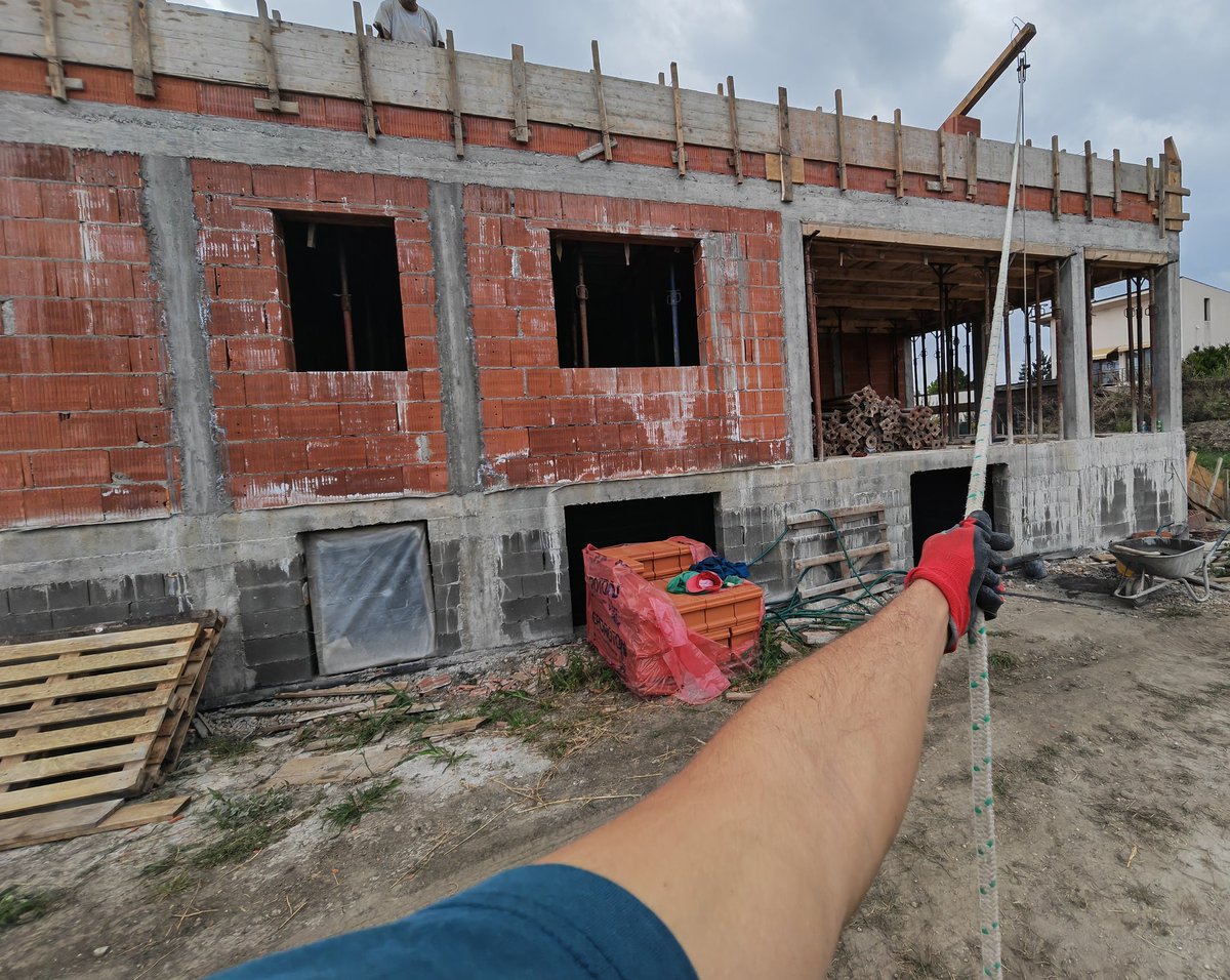 🏗️ Building in bear market house of my dreams and collecting masterpieces that will make me proud after I will see them hanged inside makes me feel good! 🙌🔥

Thank you, 
<a href="/EuMalaele/">Eu, Mălăele</a>